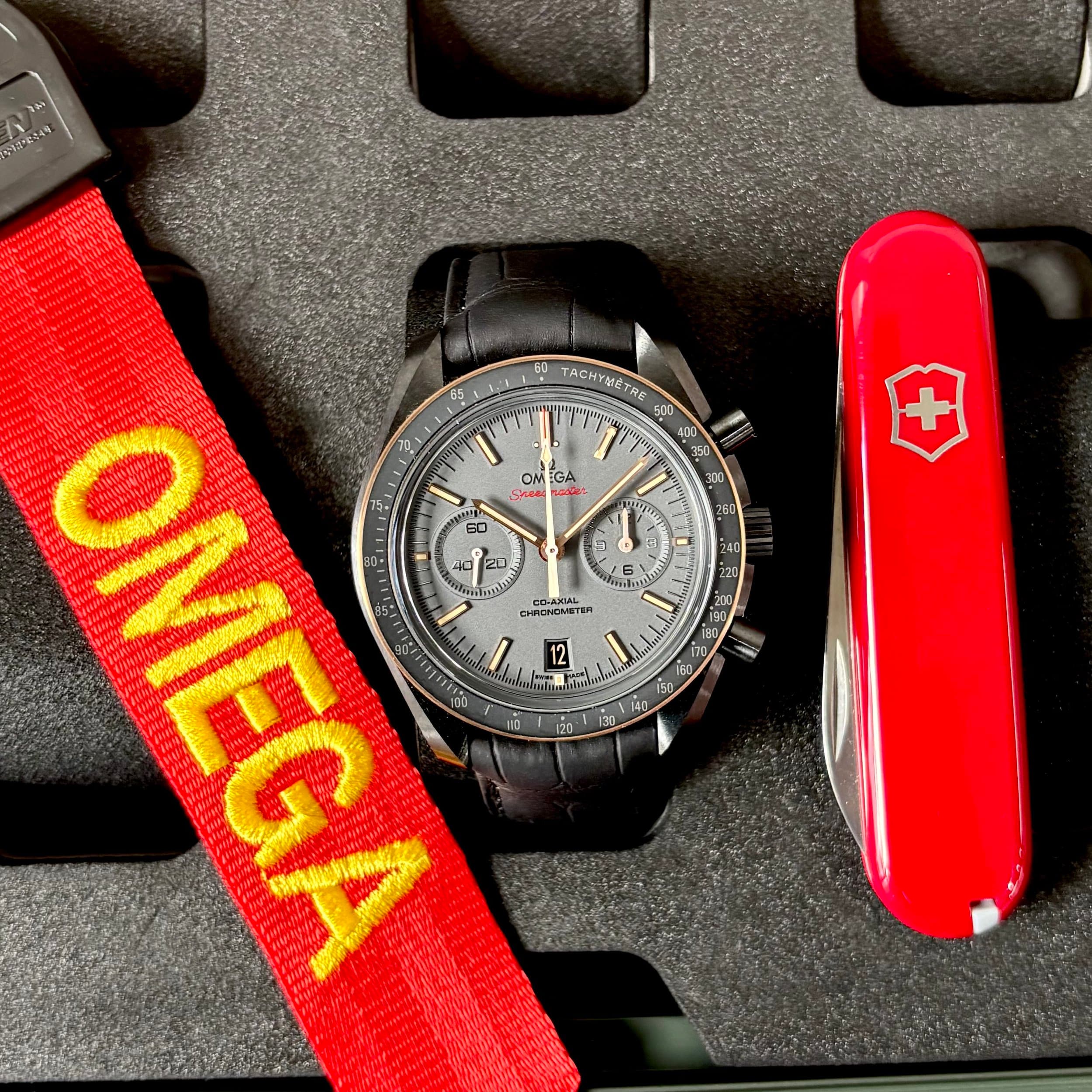 Omega Speedmaster Dark Side of the Moon - Photo 1