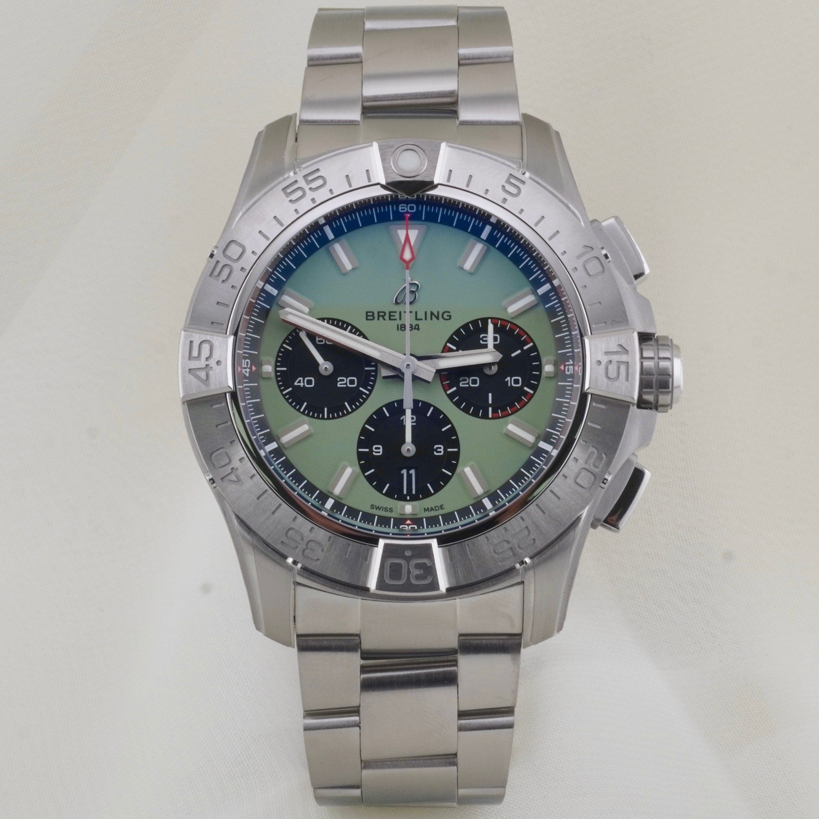 Breitling Avenger B01 Chronograph - Photo 1