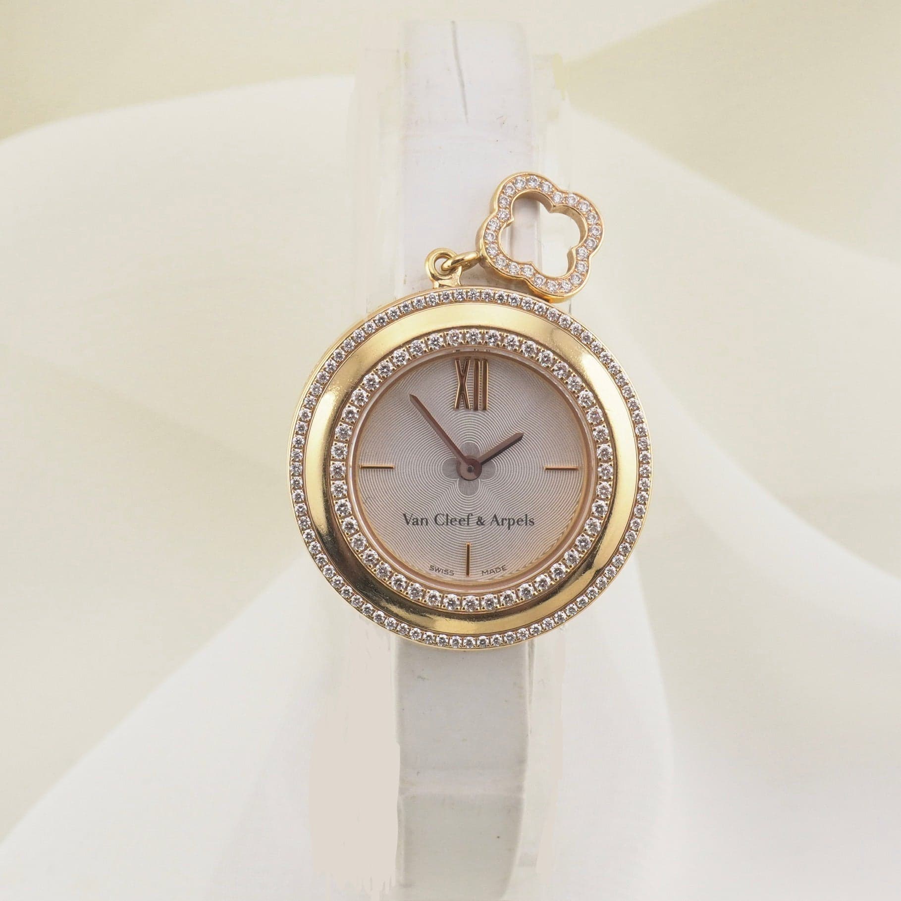 Van Cleef & Arpels Charms Mini Watch - Photo 1
