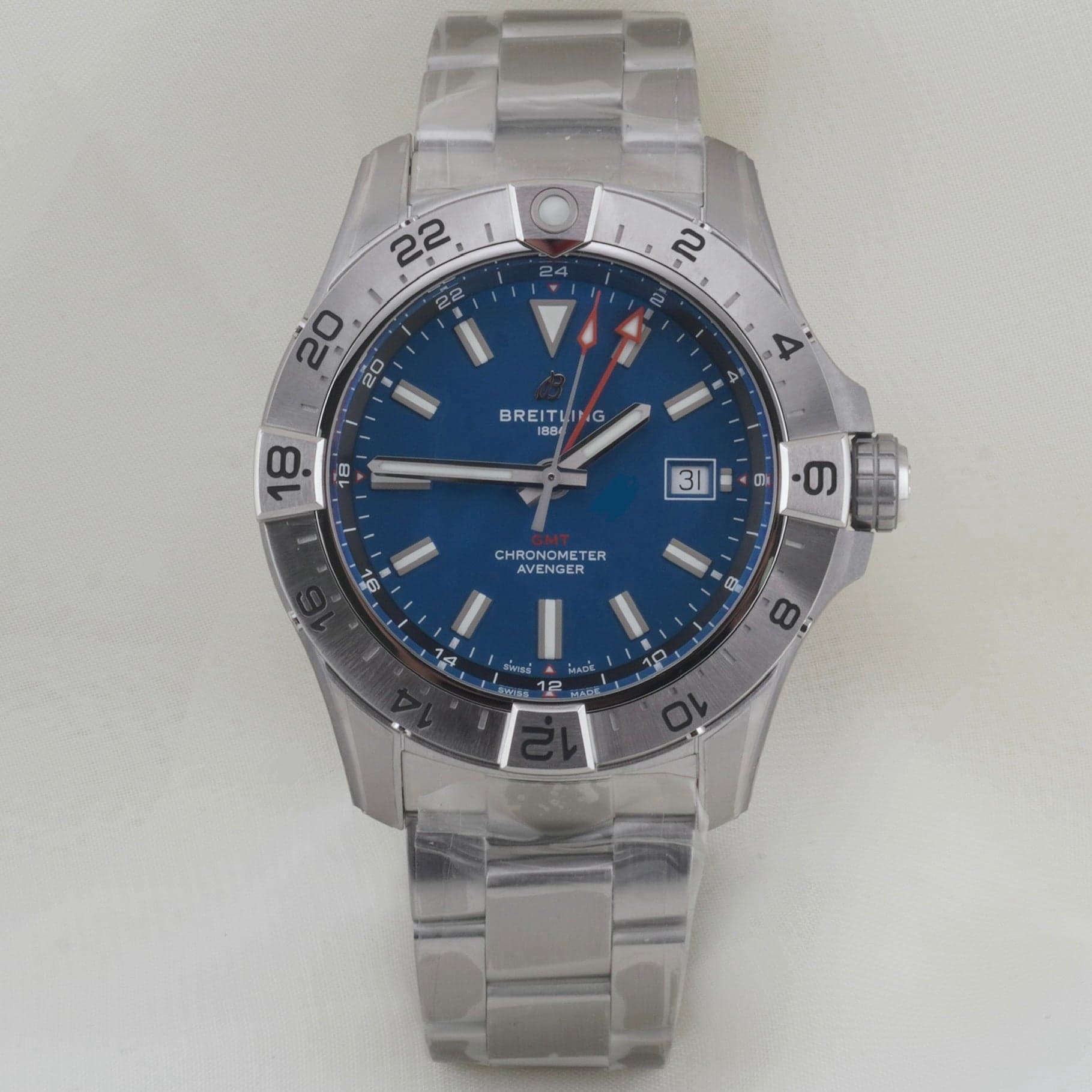 Breitling Avenger Automatic GMT - Photo 1