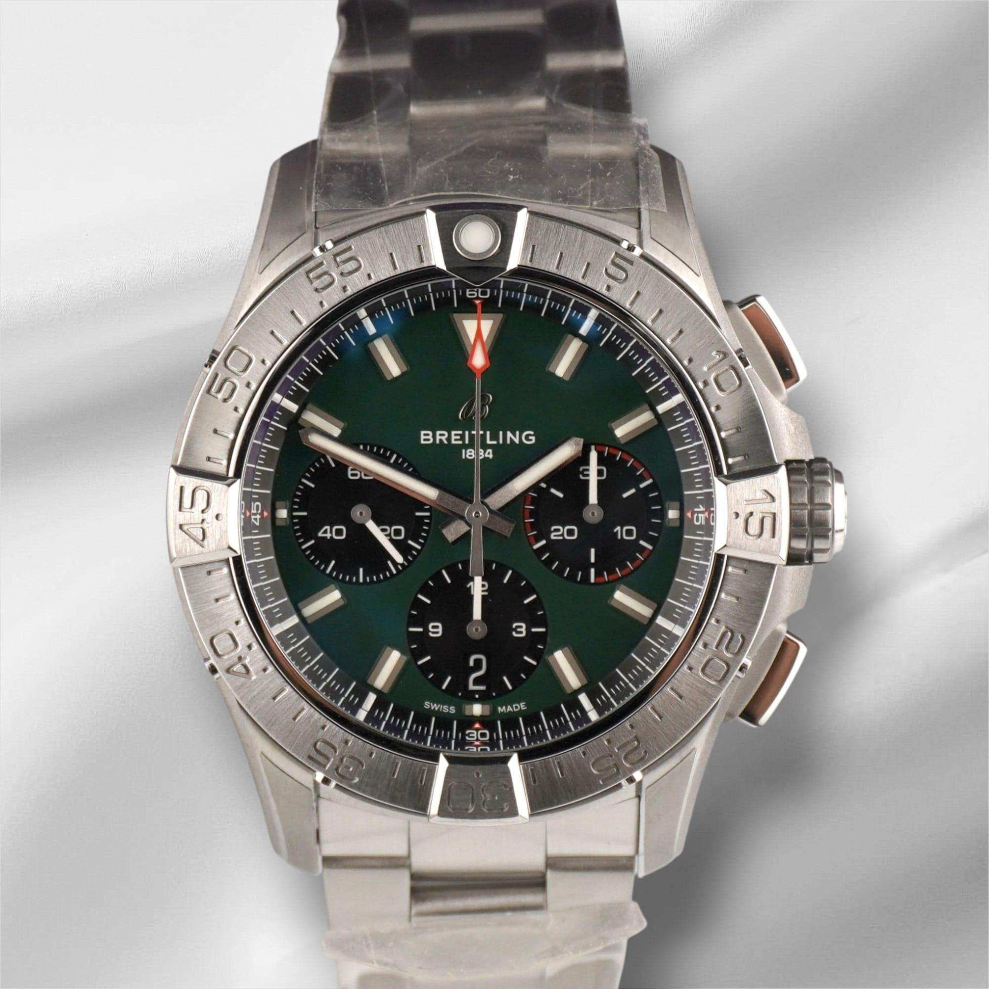 Breitling Avenger B01 Chrono - Photo 1