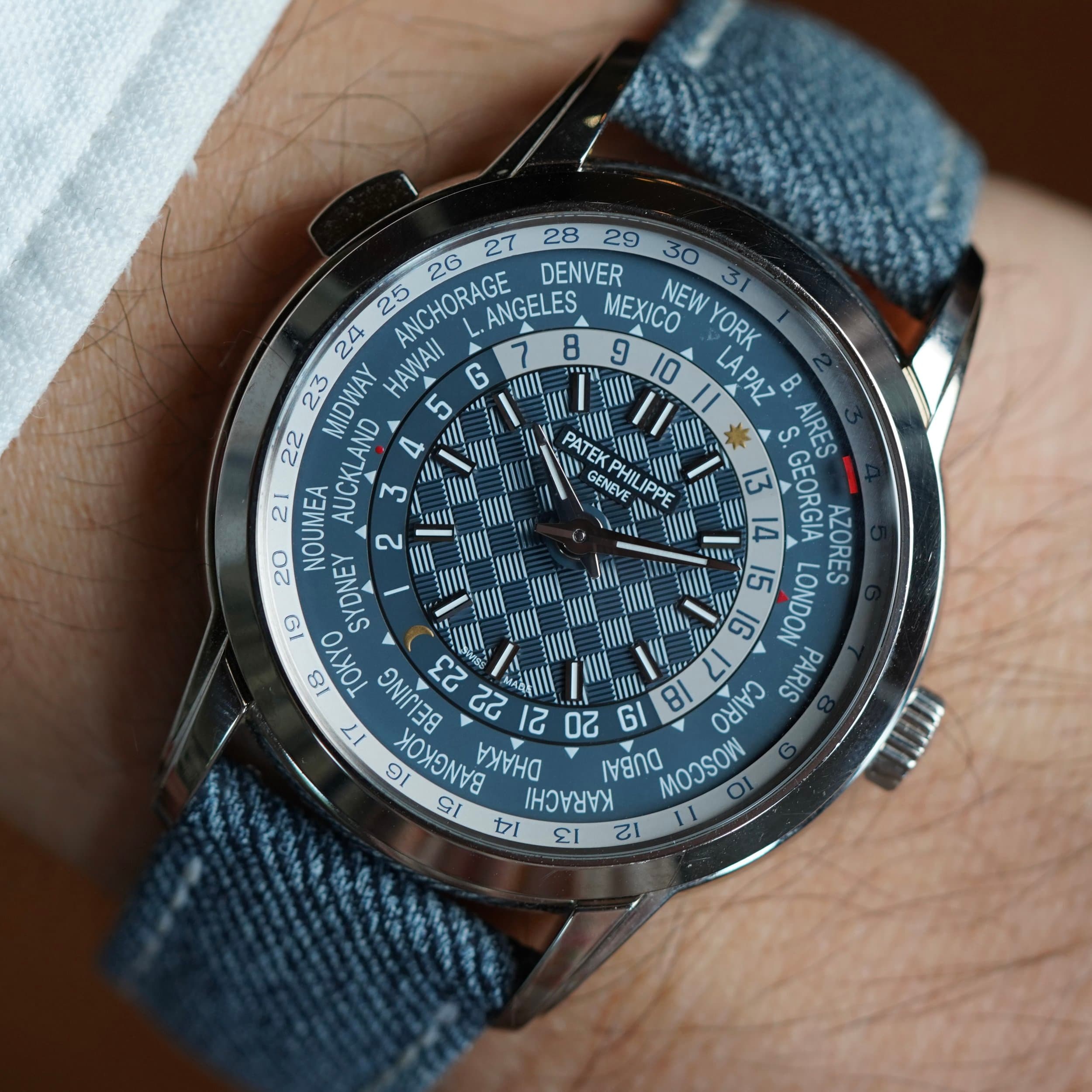 Patek Philippe World Time Reference 5330G-001 - Photo 1